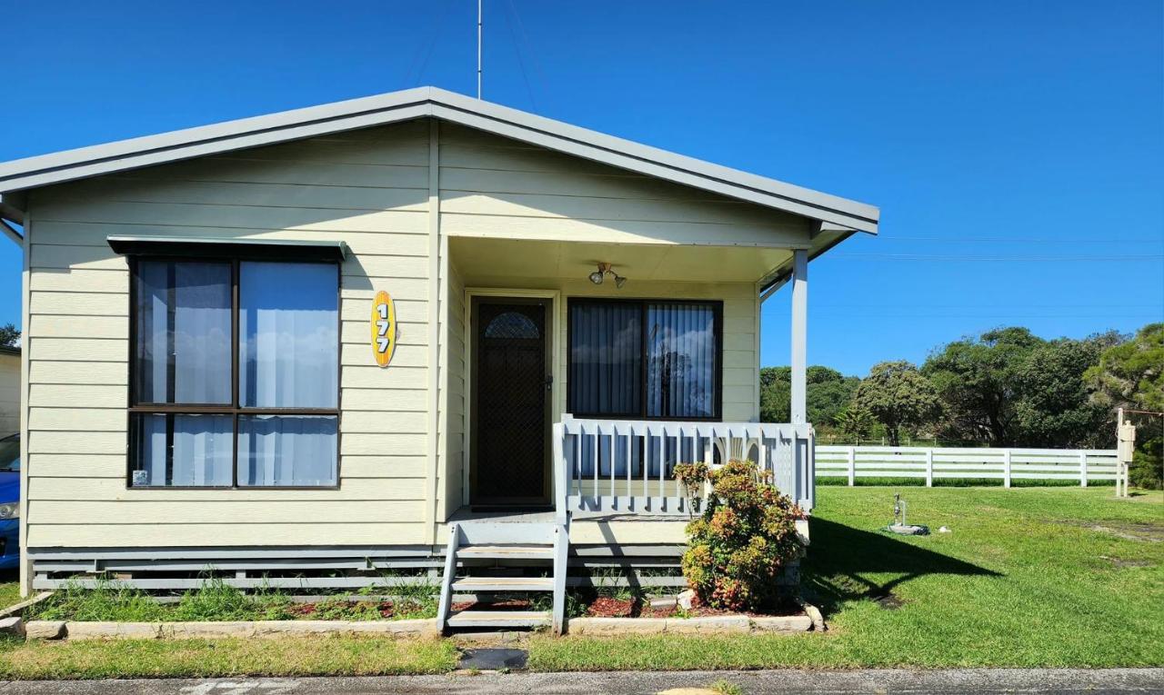 Surfrider Caravan Park Barrack Point Exteriör bild